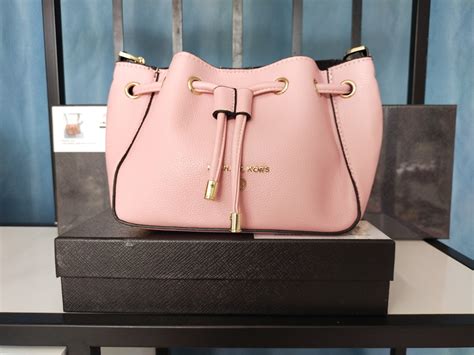 túi michael kors hồng leflair|More.